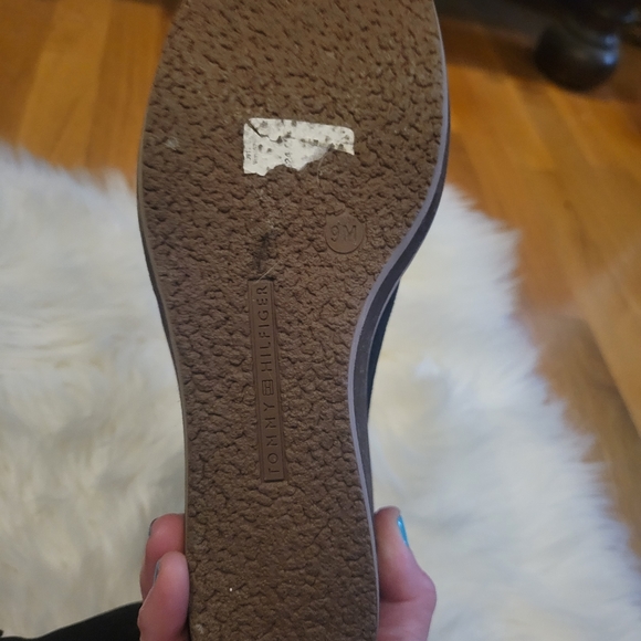 TOMMY HILFIGER SOLENNE BLACK SUEDE WEDGE BOOTIES - Picture 6 of 9